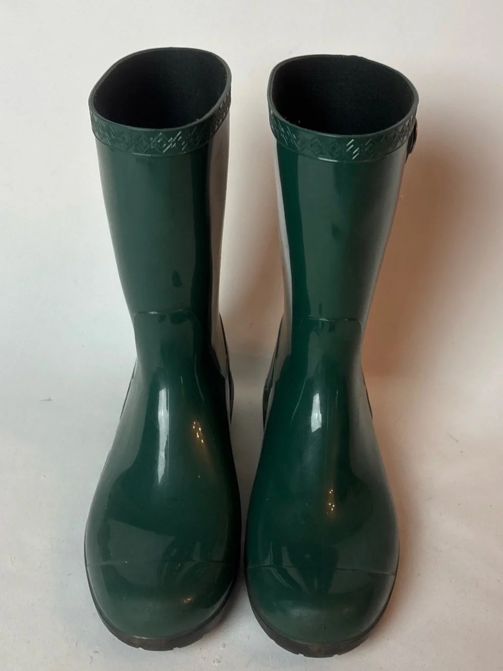 UGG flaws photographed